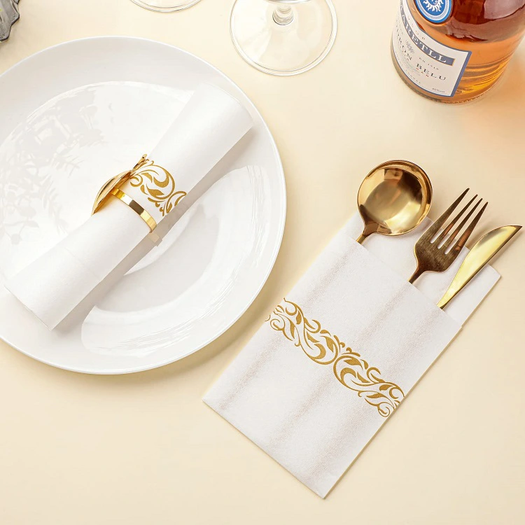 La elegante filosofía de las servilletas: cuando el cuchillo y el tenedor se encuentran con el arte de doblar